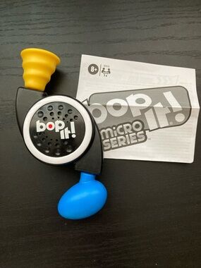 Hasbro Bop It! Micro Series - Yellow and Blue